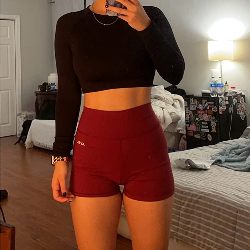 Black workout top